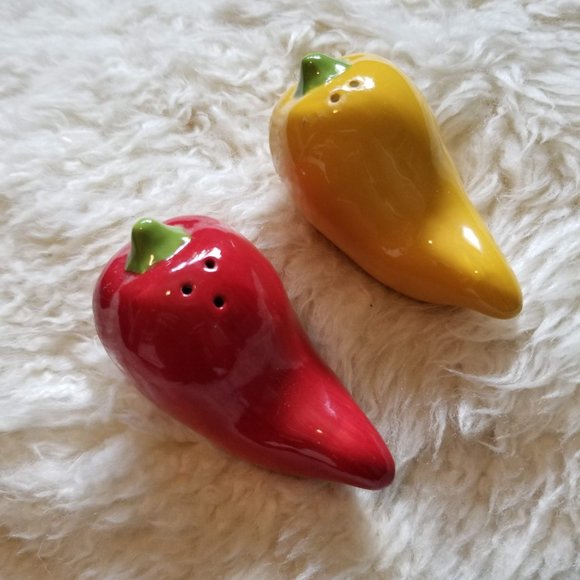 Chili Pepper Salt and pepper shakers, NWOT - Picture 2 of 4
